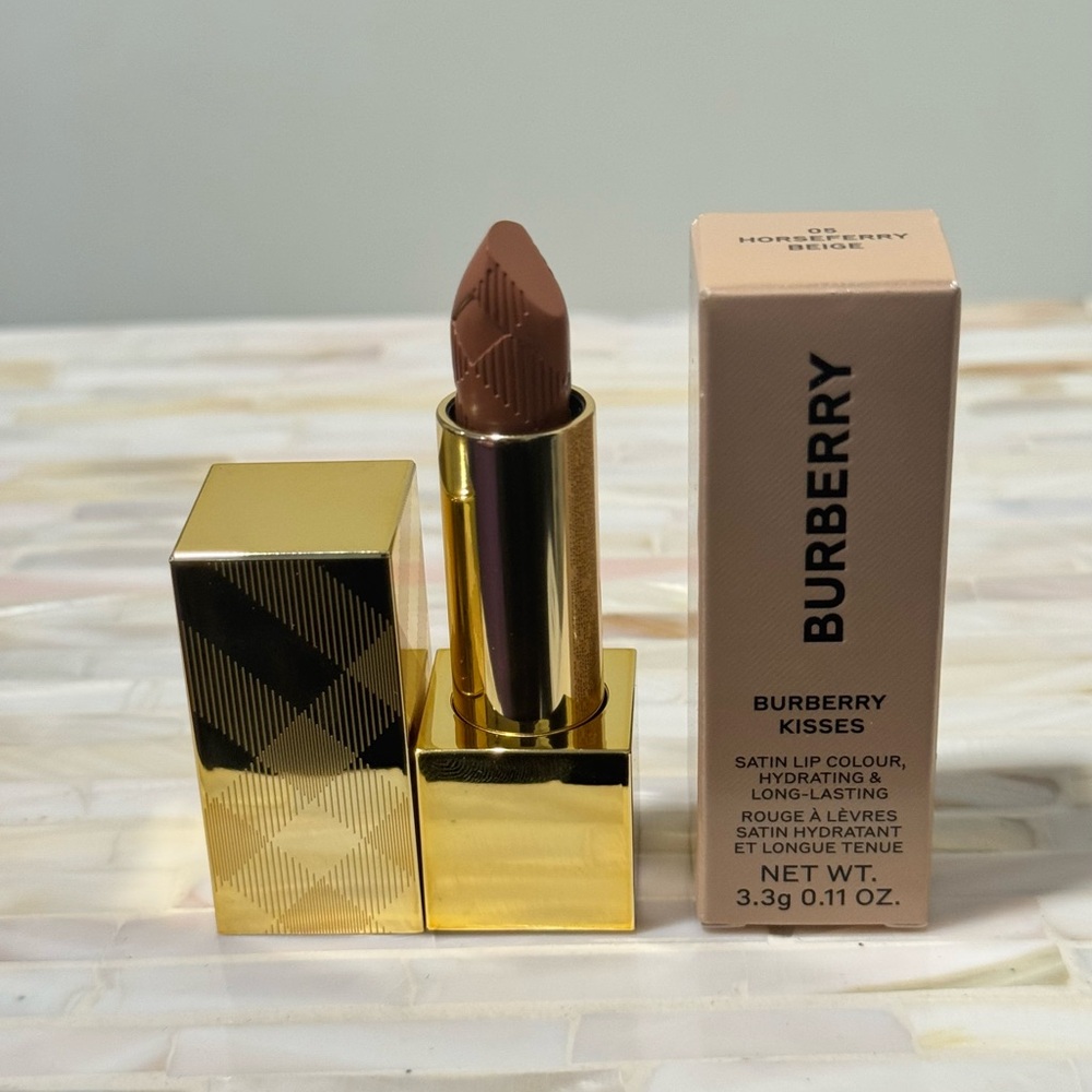 NIB Burberry Kisses Satin Lipstick in Horseferry Beige